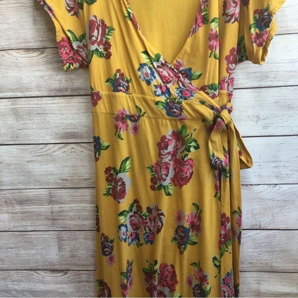 MATILDA JANE ALANA MAXI WRAP DRESS IN YELLOW FLORAL - Picture 8 of 14